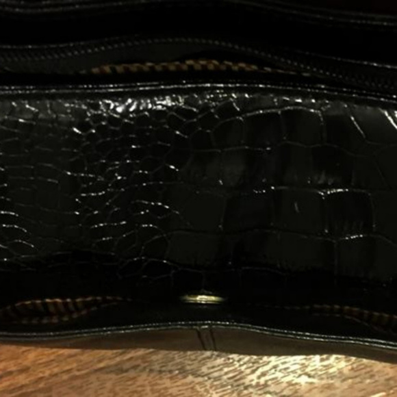 La Diva Italian Leather Handbag - Picture 3 of 5